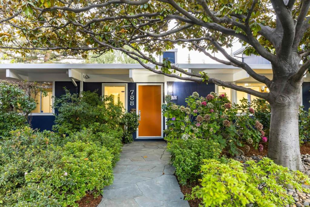 788 Ames Avenue