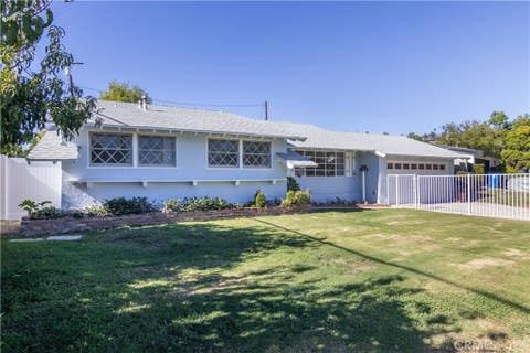 Photo of 11543 Swinton Avenue, Granada Hills, CA 91344 (MLS # SR26173925)