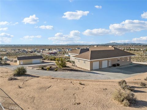 Photo of 21972 Ocotillo Way, Apple Valley, CA 92308 (MLS # HD26042555)