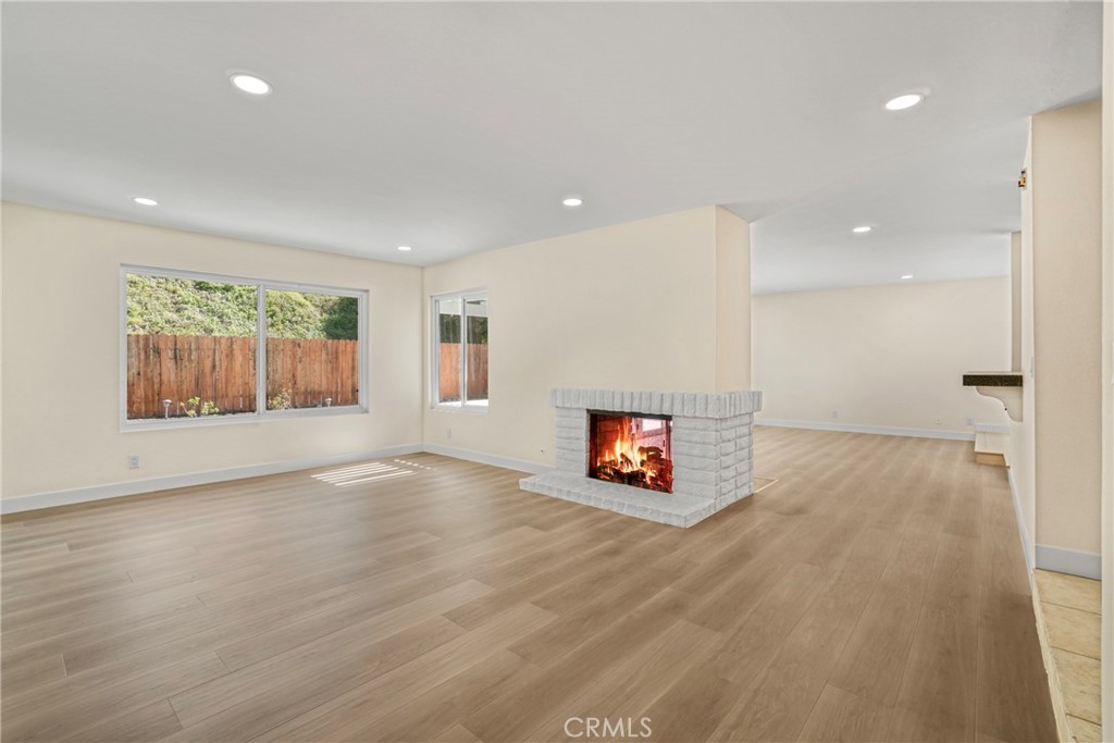 1669 Woodside dr.