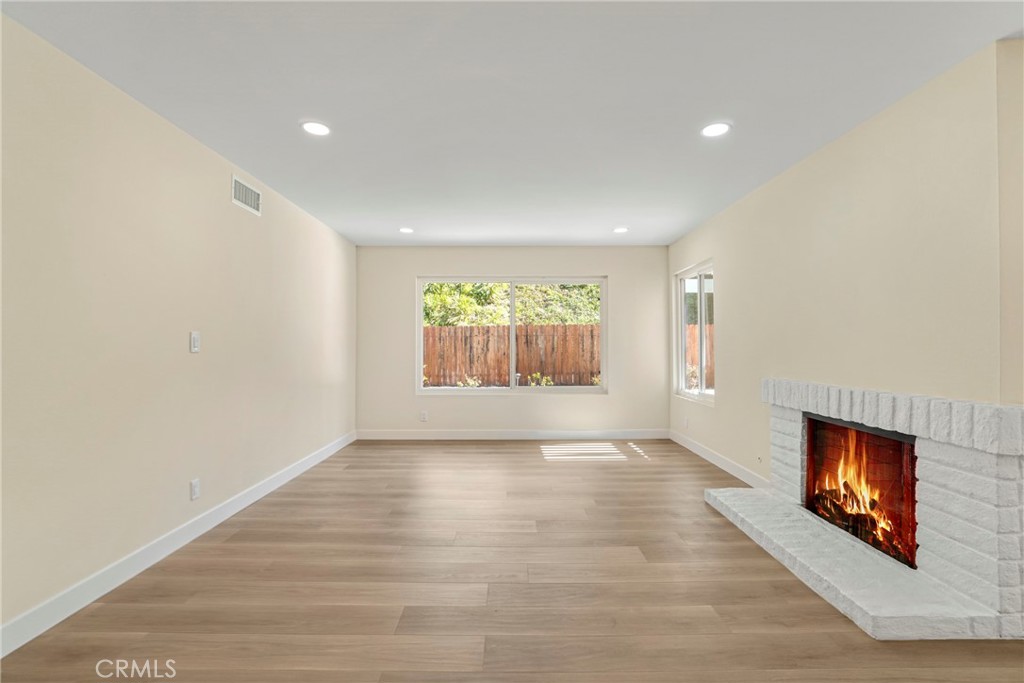 1669 Woodside dr.