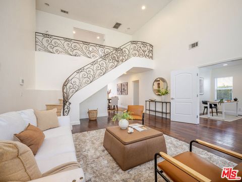 Photo of 5417 Allott Avenue, Sherman Oaks, CA 91401 (MLS # 25586133)