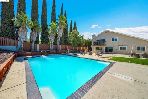 Photo of 2741 Bluebell Cir, Antioch, CA 94531 (MLS # 41143530)
