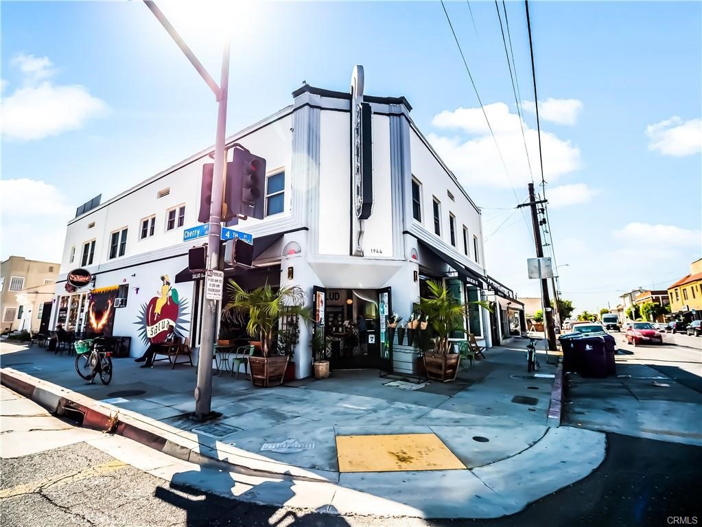 1944 E 4th Street