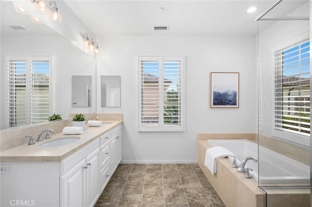 Irvine, California 92618, United States, 3 Bedrooms Bedrooms, ,3 BathroomsBathrooms,Residential,Active,130253