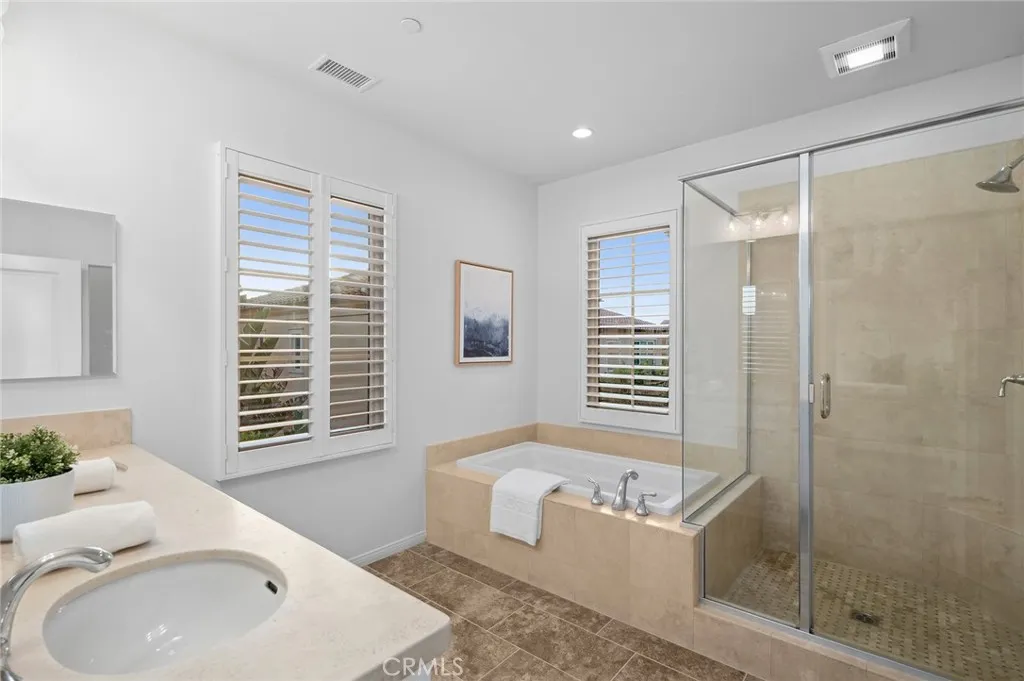 Irvine, California 92618, United States, 3 Bedrooms Bedrooms, ,3 BathroomsBathrooms,Residential,Active,130253