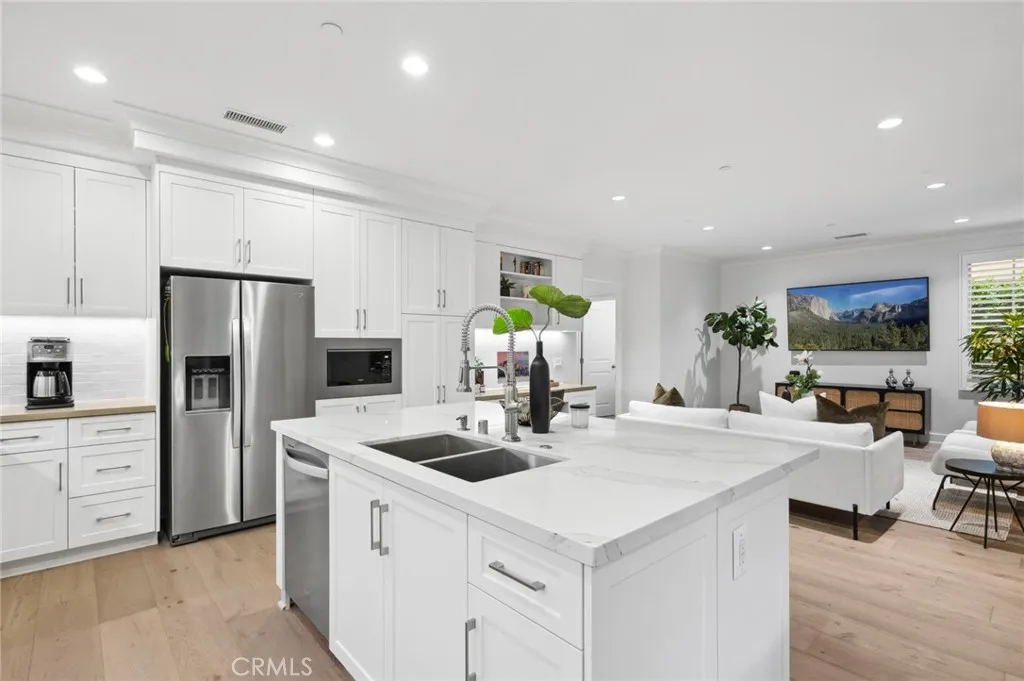 Irvine, California 92618, United States, 3 Bedrooms Bedrooms, ,3 BathroomsBathrooms,Residential,Active,130253