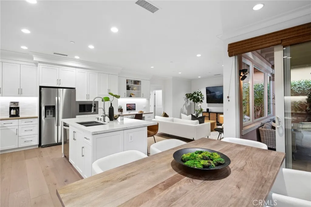 Irvine, California 92618, United States, 3 Bedrooms Bedrooms, ,3 BathroomsBathrooms,Residential,Active,130253