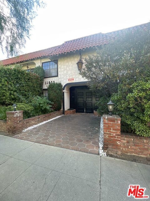 Photo of 11806 Gorham Avenue #18, Los Angeles, CA 90049 (MLS # 26997609)