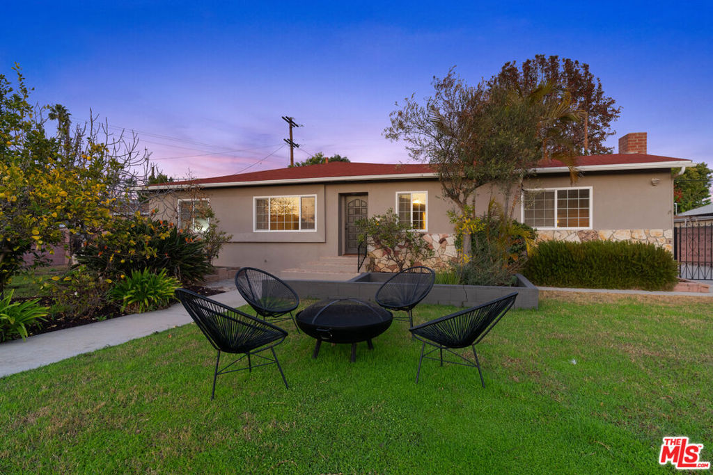 4242 Grand View Boulevard
