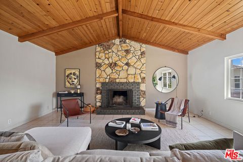 4242 Grand View Boulevard Los Angeles CA 90066