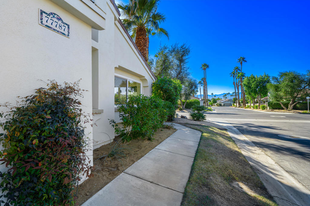 Desert Breezes - Residential