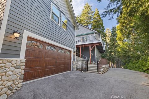 Photo of 1040 Jungfrau Dr, Crestline, CA 92325 (MLS # IG25275817)