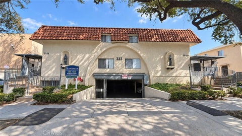 Photo of 333 Riverdale Drive #14, Glendale, CA 91204 (MLS # BB26205025)