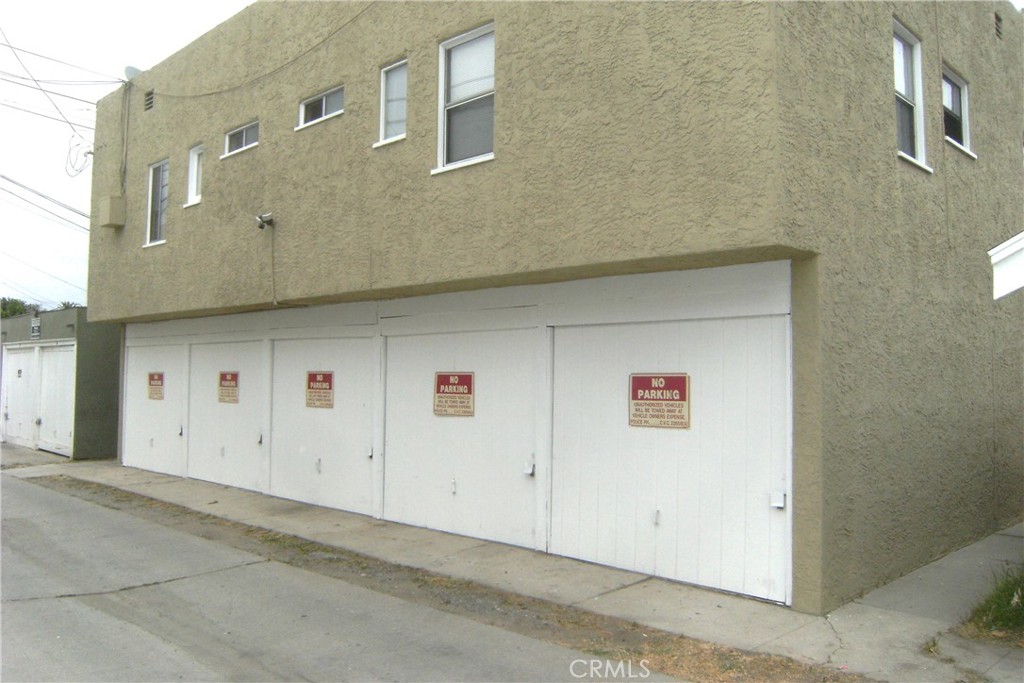 843 Newport