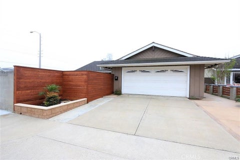 Photo of 9972 Spinnaker Drive, Huntington Beach, CA 92646 (MLS # OC26204574)