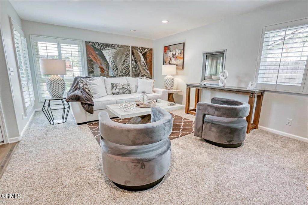 1127 Glenbridge Circle W