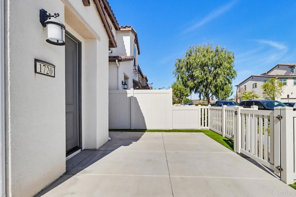 1720 Santa Ivy Ave
