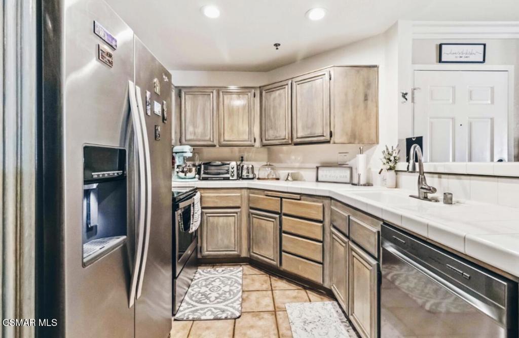 5805 Oak Bend Lane 211