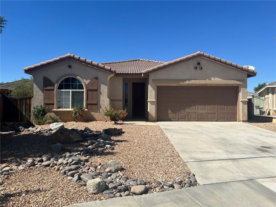 Priced to sell! Motivated seller! Spacious 3-bedroom, 2-bath single-story home with 1,629 sq. ft. on a 7,465 sq. ft. lot. Features an open floor plan, living room with gas fireplace, and a kitchen with island, pantry, and plenty of storage. The primary suite includes dual sinks, soaking tub, separate shower, and walk-in closet. Additional highlights include an indoor laundry room, finished two-car garage, covered front porch, and low-maintenance rock landscaping. Conveniently located near schools, shopping, and Hwy 395.