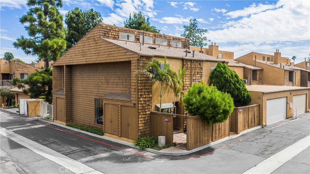 1675 W Lambert Road 22