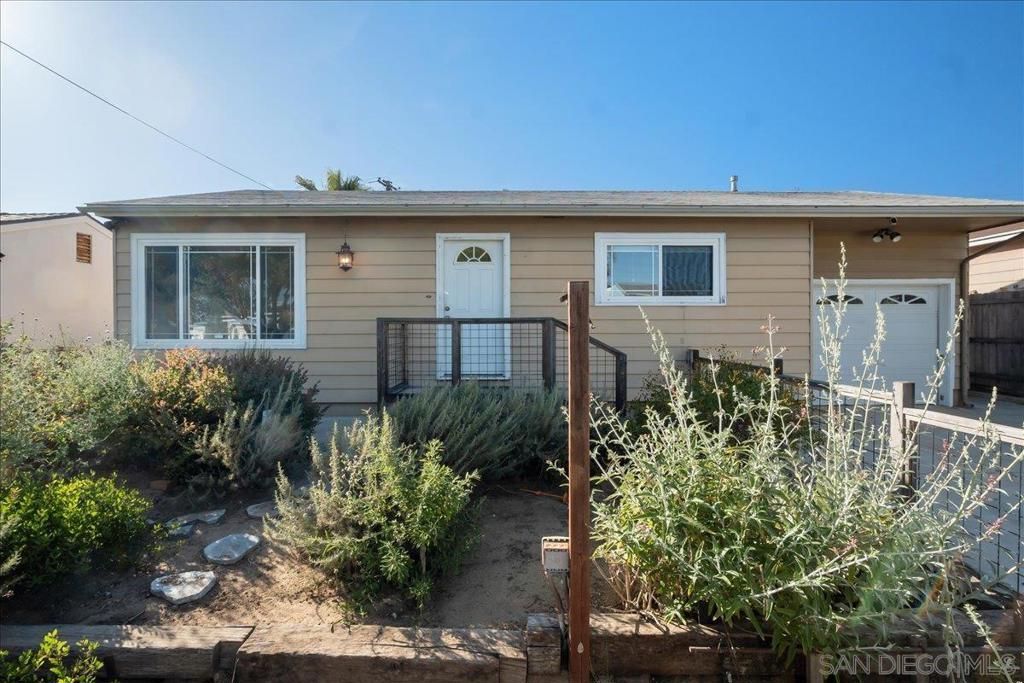 Photo of 616 Capistrano Dr, Oceanside, CA 92058 (MLS # 260009132SD)