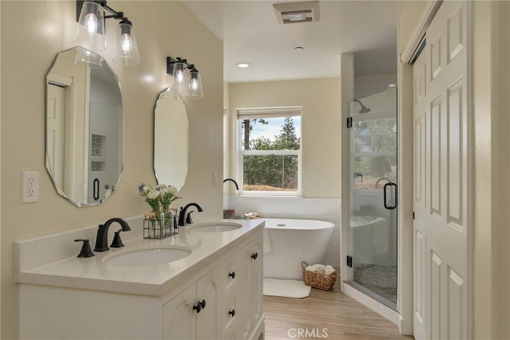1610 Louie Lane