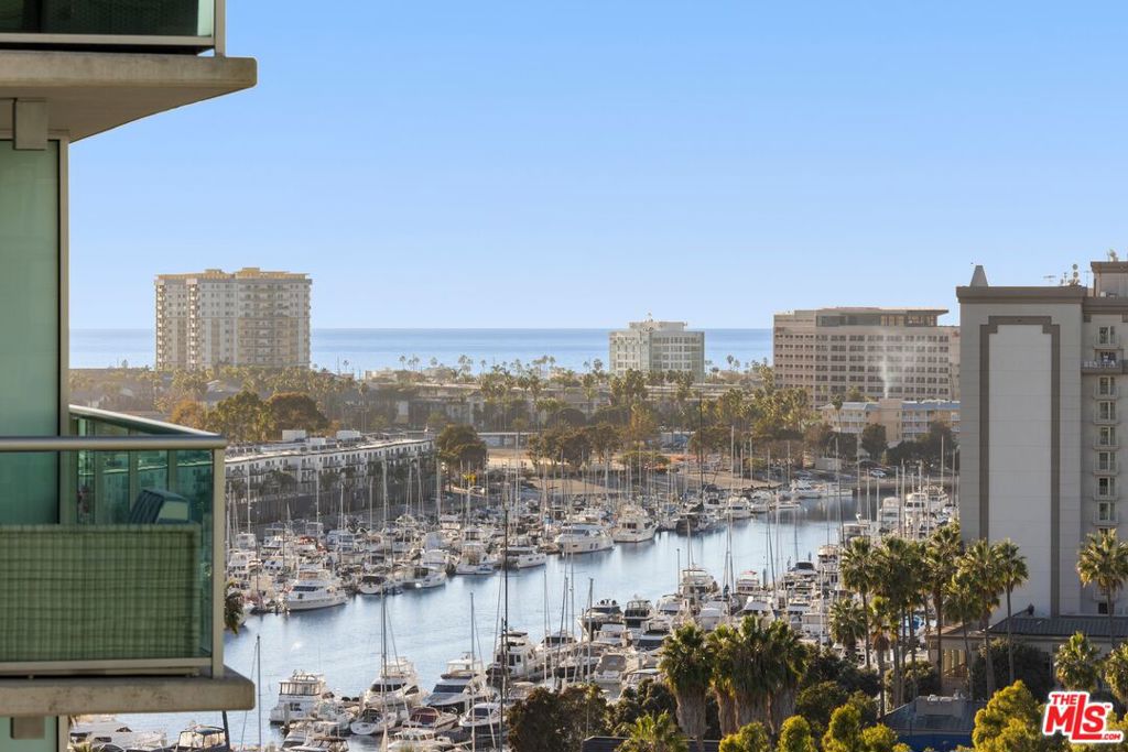 13700 Marina Pointe Drive 1410