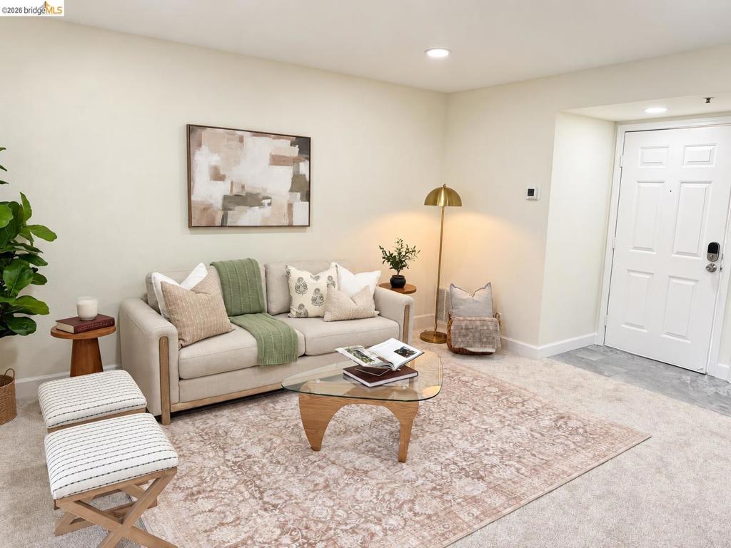 4763 Nicol Common 103