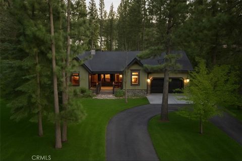 Photo of 1138 Johnny Way, Big Bear Lake, CA 92315 (MLS # PW25115984) Photo of 1138 Johnny Way, Big Bear Lake, CA 92315 (MLS # PW25115984)