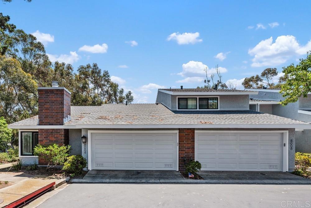 Welcome to the desirable Southpointe La Jolla community! This beautifully updated single-level end unit feels like a detached home, with no one above you and a spacious two-car attached garage. Inside, you’ll love the gorgeous hardwood flooring throughout, soaring vaulted ceilings, elegant wood shutters, dual-pane windows, and a cozy fireplace in the family room. The bright kitchen opens directly to the private back patio, perfect for entertaining or enjoying a summer barbecue. Southpointe offers nice amenities including three pools, spas, and a clubhouse, and is just a short walk to Villa La Jolla Park. This prime location is minutes from UCSD, the trolley, La Jolla Shores, Torrey Pines Golf Course, hiking and biking trails, and top-rated schools. Don’t miss this rare opportunity to own a lovely home in one of La Jolla’s most convenient neighborhoods!