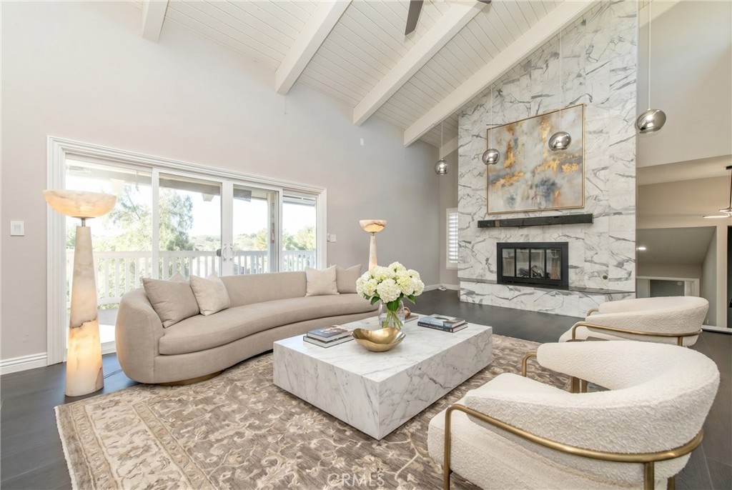 2819 Steeplechase Lane