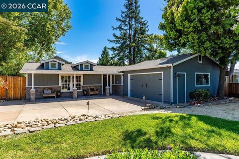 Photo of 3606 Linda Vista Ave AVE, Napa, CA 94558 (MLS # 41136416)