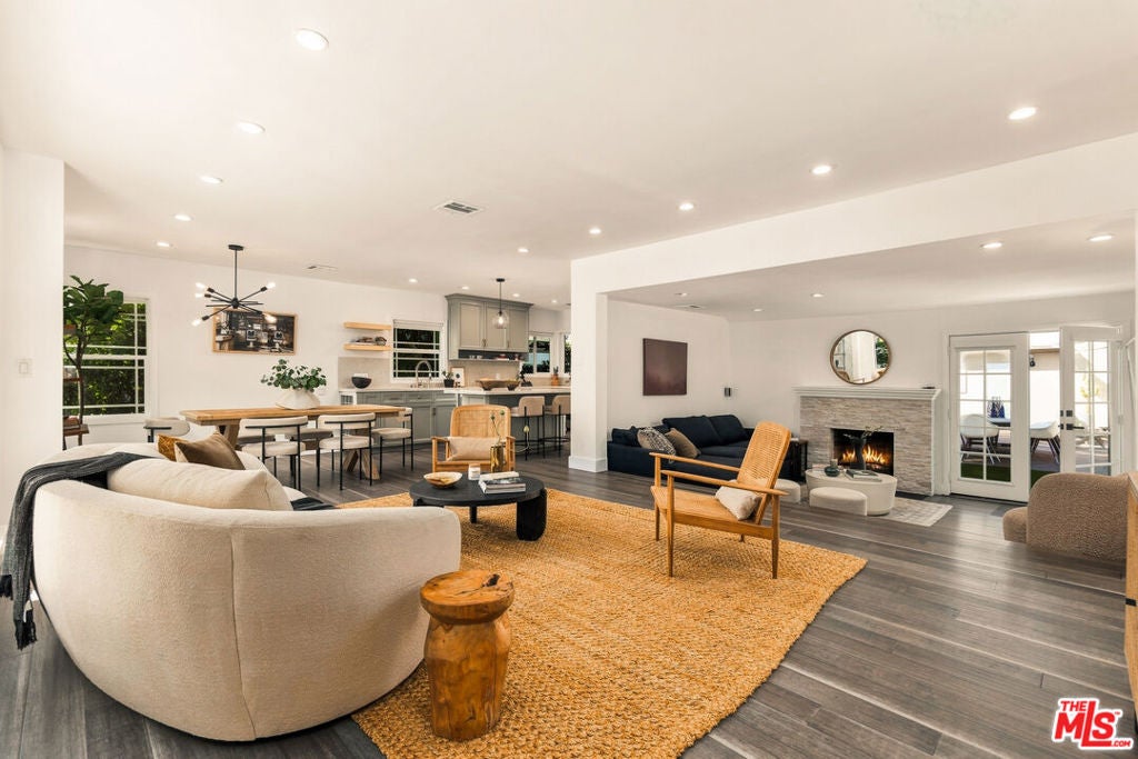 Photo of 2903 Delaware Avenue, Santa Monica, CA 90404 (MLS # 26929189)