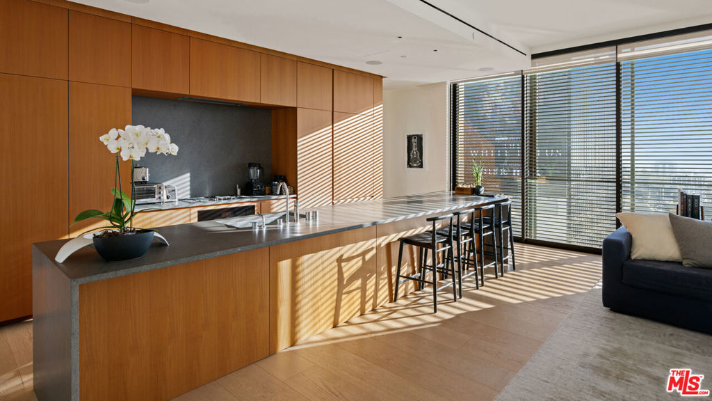 9040 W Sunset Boulevard 1004