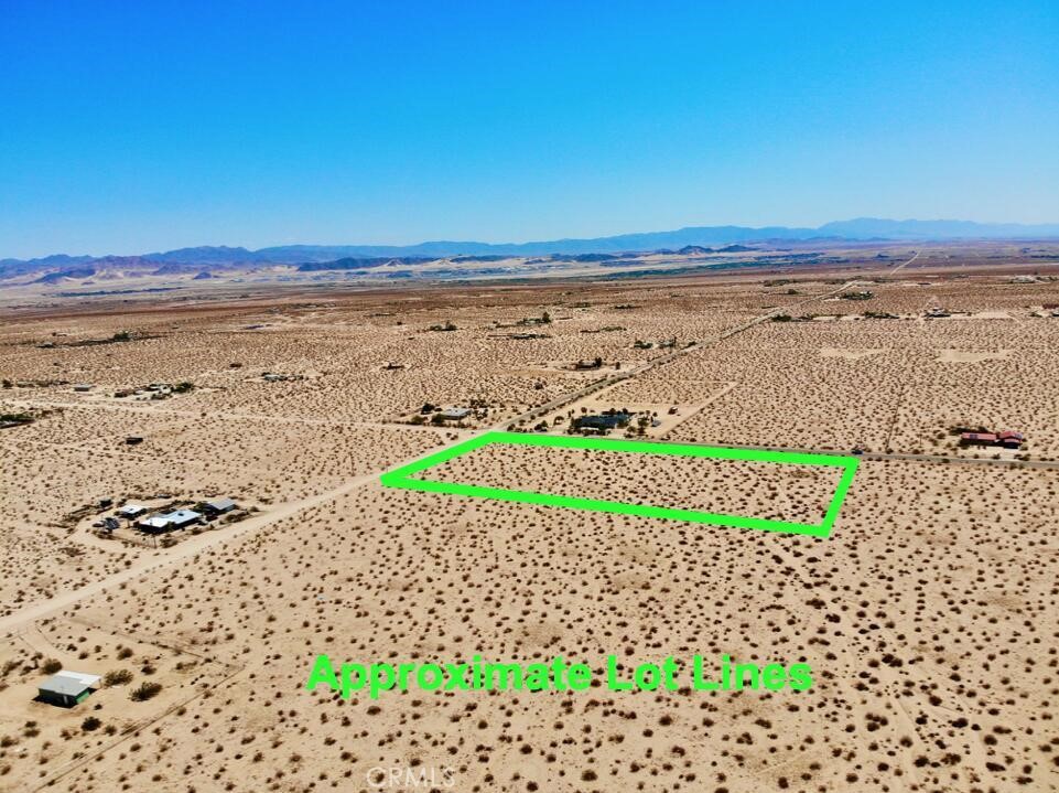 5 acres located in a beautiful calm and quite neighborhood of 29 palm, with views all around.. Power on The street, water meter on the property . Buyer to verify all building requirements with all appropriate departments . APN : 0610-161-09-0000 ... BLM land on the west side and north side of the lot.