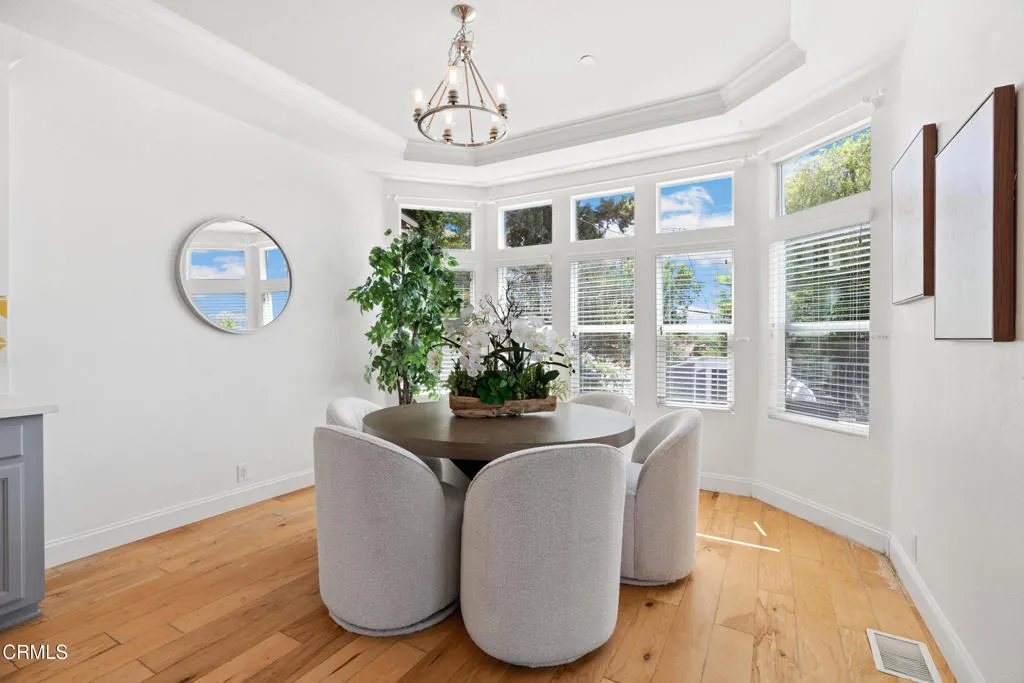 Los Angeles, California 90065, United States, 3 Bedrooms Bedrooms, ,2 BathroomsBathrooms,Residential,Active,196564