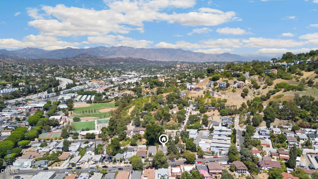 Los Angeles, California 90065, United States, 3 Bedrooms Bedrooms, ,2 BathroomsBathrooms,Residential,Active,196564