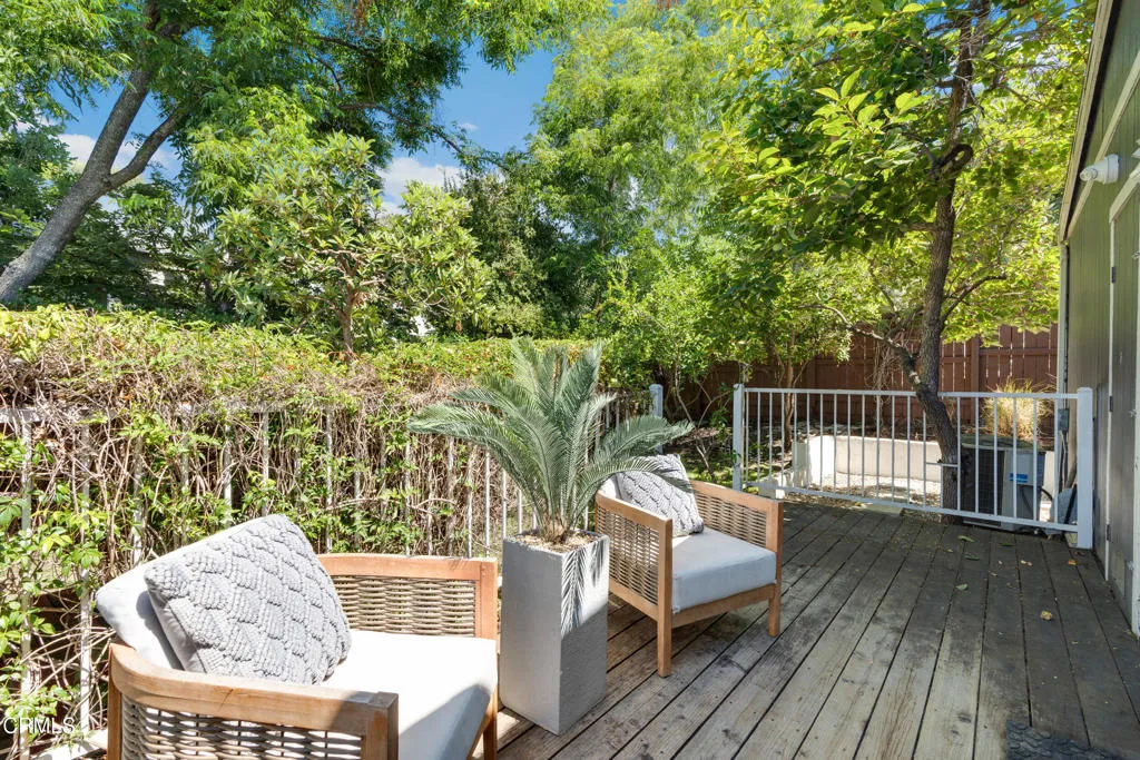 Los Angeles, California 90065, United States, 3 Bedrooms Bedrooms, ,2 BathroomsBathrooms,Residential,Active,196564