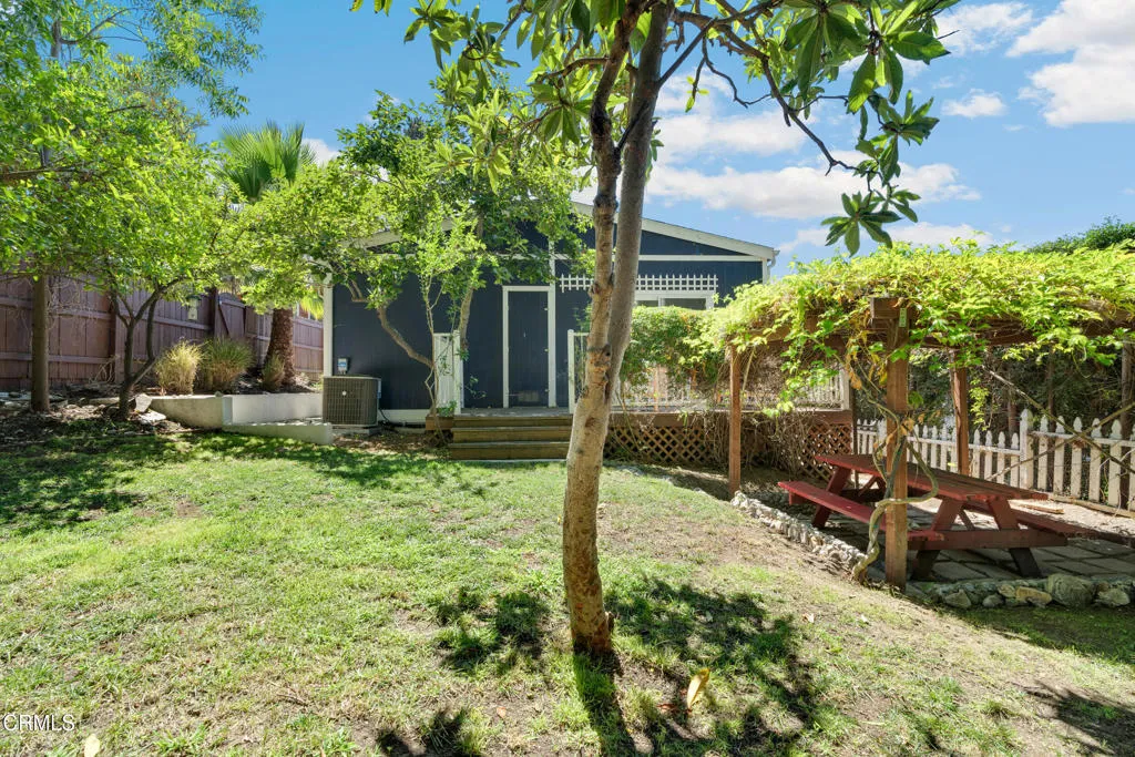 Los Angeles, California 90065, United States, 3 Bedrooms Bedrooms, ,2 BathroomsBathrooms,Residential,Active,196564