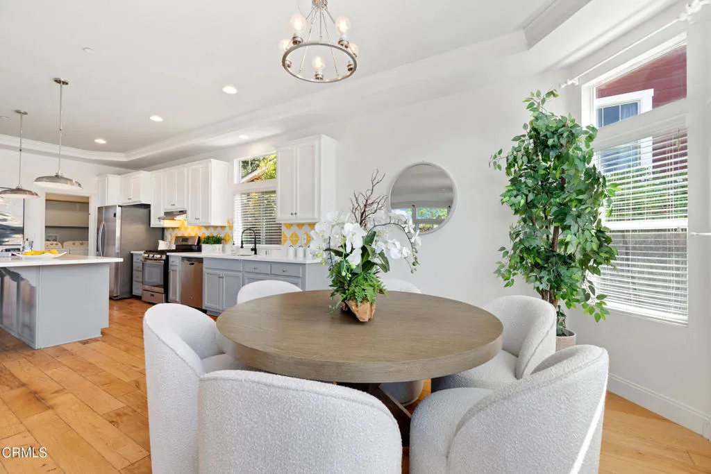 Los Angeles, California 90065, United States, 3 Bedrooms Bedrooms, ,2 BathroomsBathrooms,Residential,Active,196564