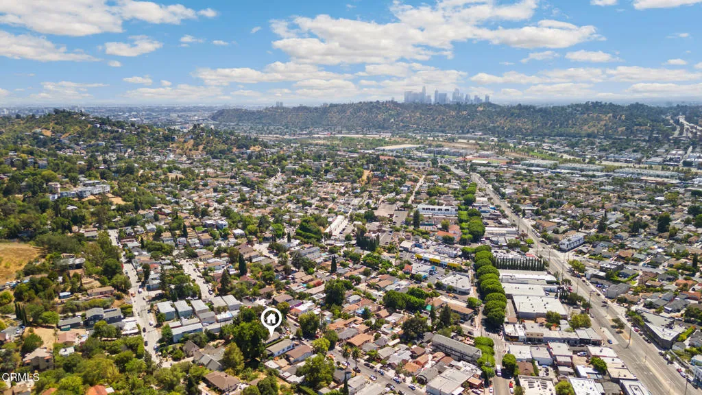 Los Angeles, California 90065, United States, 3 Bedrooms Bedrooms, ,2 BathroomsBathrooms,Residential,Active,196564