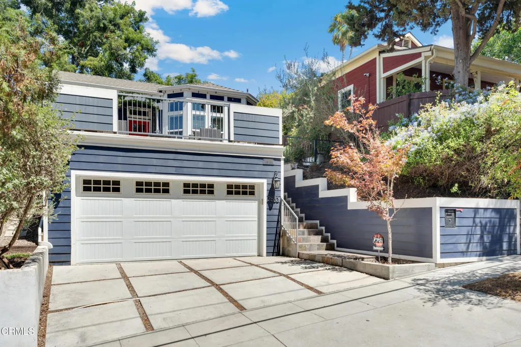 Los Angeles, California 90065, United States, 3 Bedrooms Bedrooms, ,2 BathroomsBathrooms,Residential,Active,196564