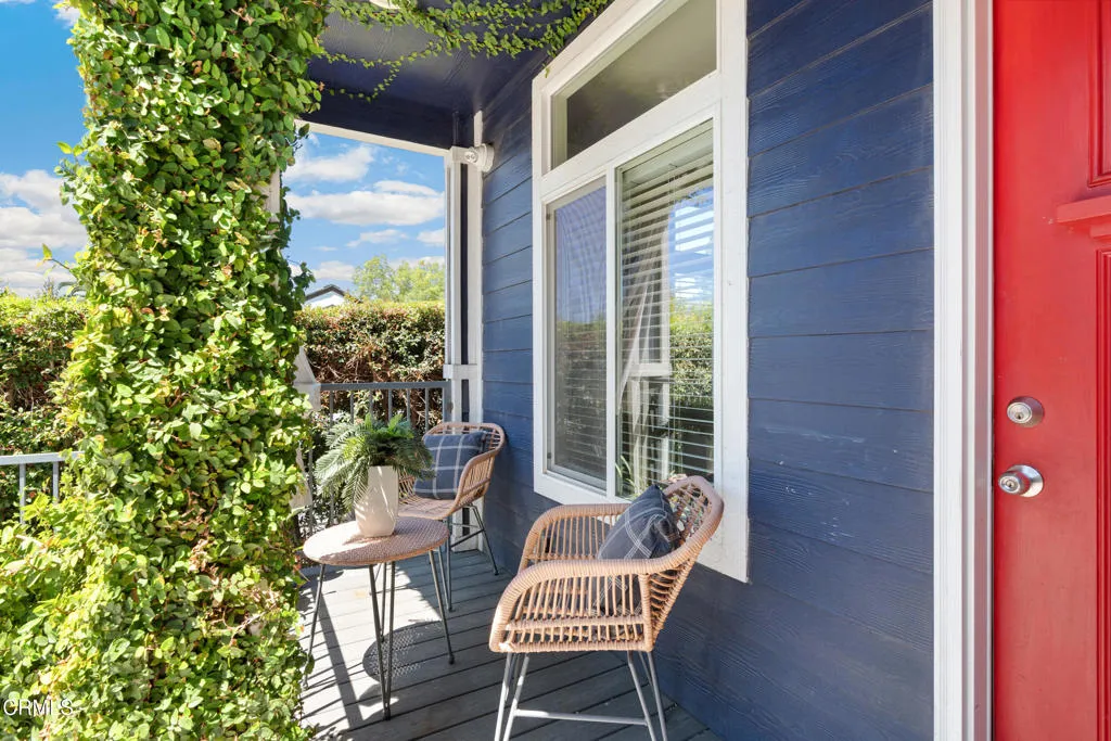 Los Angeles, California 90065, United States, 3 Bedrooms Bedrooms, ,2 BathroomsBathrooms,Residential,Active,196564