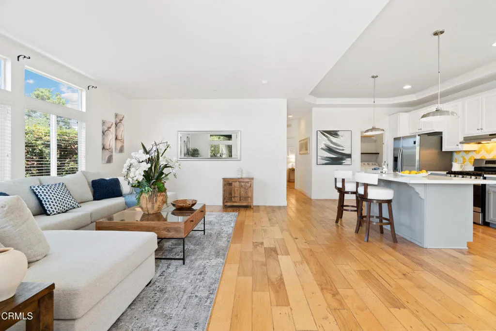 Los Angeles, California 90065, United States, 3 Bedrooms Bedrooms, ,2 BathroomsBathrooms,Residential,Active,196564