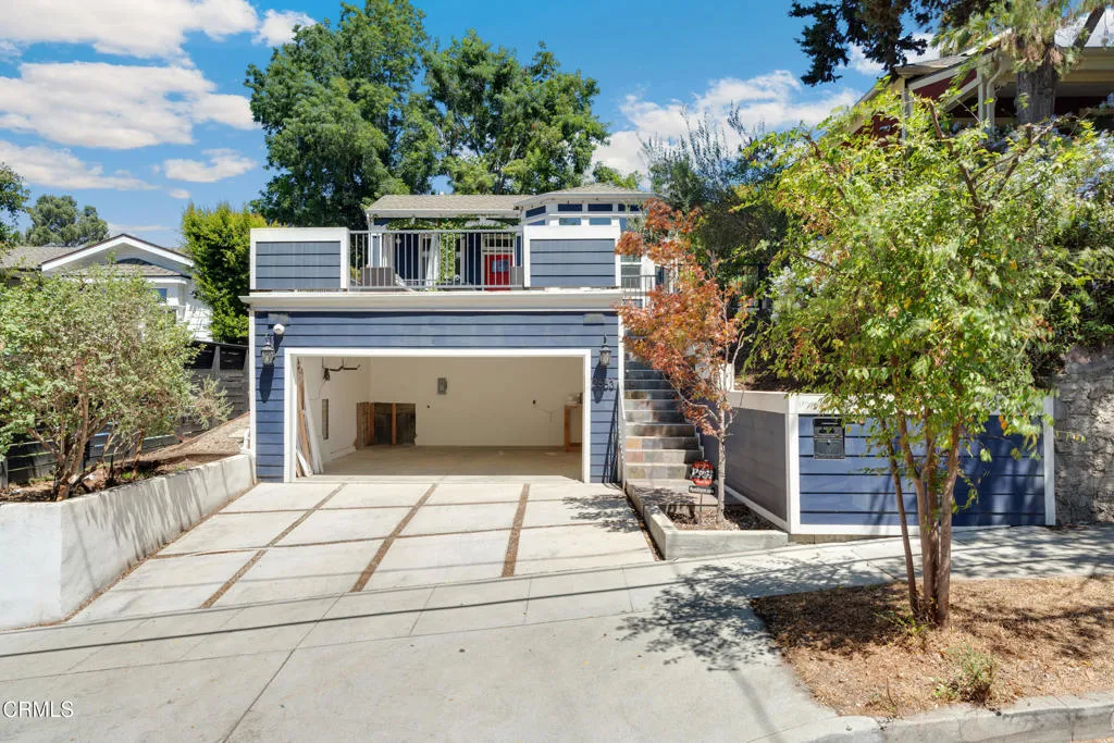 Los Angeles, California 90065, United States, 3 Bedrooms Bedrooms, ,2 BathroomsBathrooms,Residential,Active,196564