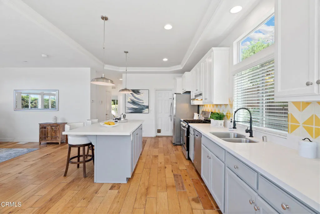 Los Angeles, California 90065, United States, 3 Bedrooms Bedrooms, ,2 BathroomsBathrooms,Residential,Active,196564