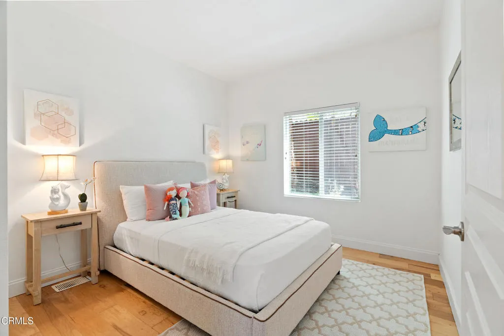 Los Angeles, California 90065, United States, 3 Bedrooms Bedrooms, ,2 BathroomsBathrooms,Residential,Active,196564