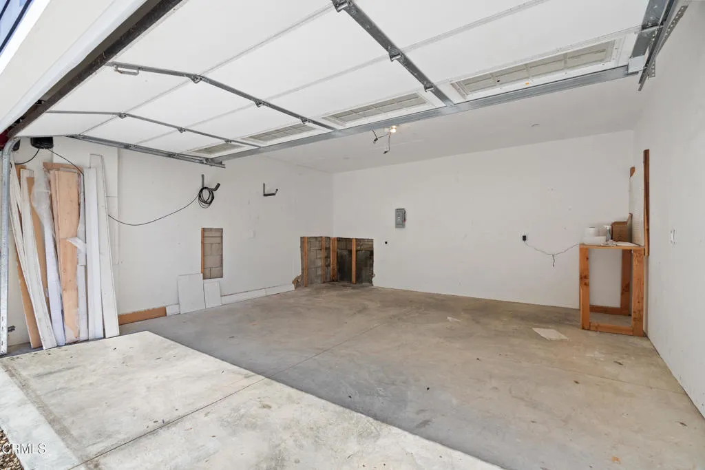 Los Angeles, California 90065, United States, 3 Bedrooms Bedrooms, ,2 BathroomsBathrooms,Residential,Active,196564