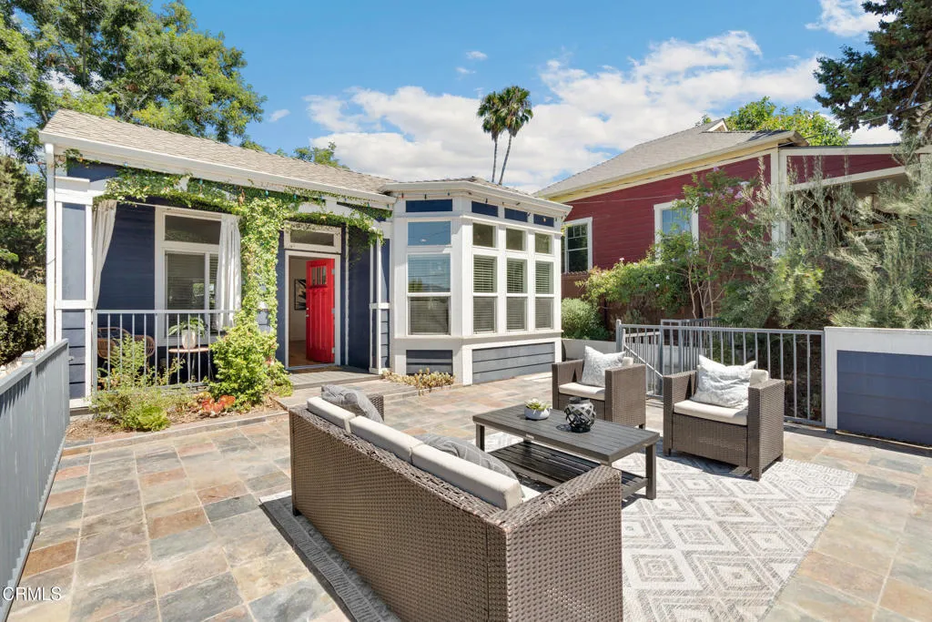 Los Angeles, California 90065, United States, 3 Bedrooms Bedrooms, ,2 BathroomsBathrooms,Residential,Active,196564